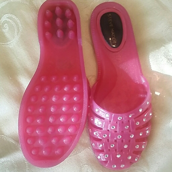 Sandles - Picture 2 of 2