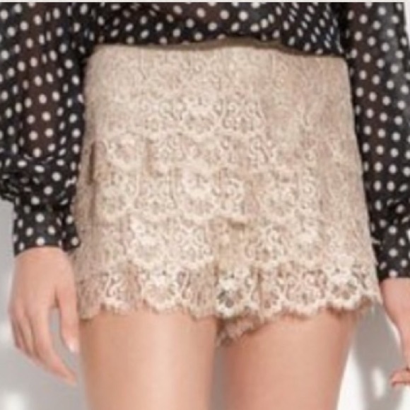 Haute Hippie Pants - 295$ ! HAUTE HIPPIE Lace Shorts Large💕