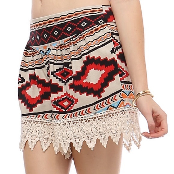 πTotally Boho Shorts NEW - Picture 4 of 4