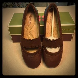 Never been worn! Comfy, soft, leather Naturalizer