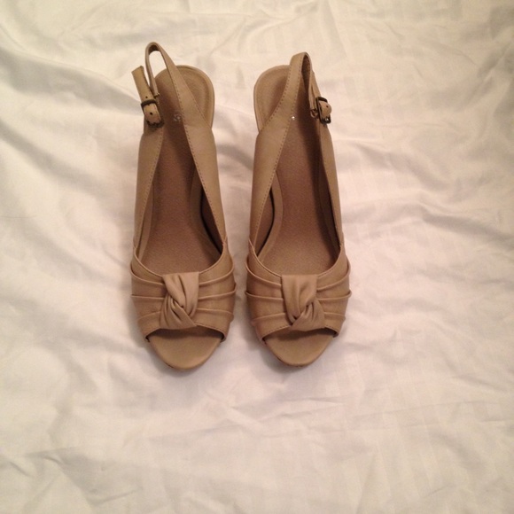 Apt 9 Nude Cork Platform Heels✨Final Markdown - Picture 1 of 3