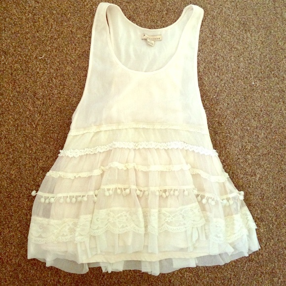 Forever 21 tank