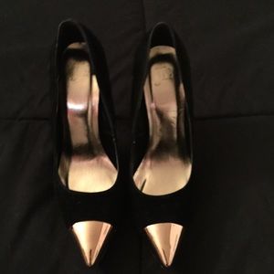💢REDUCED💢 Black and gold pumps
