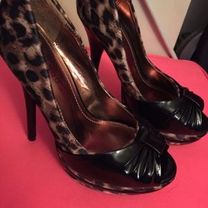 💢REDUCED💢 Cheetah heels