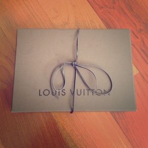 100% authentic Louis Vuitton box
