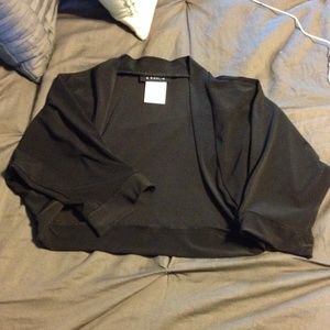 3/4 length sleeve short sweater