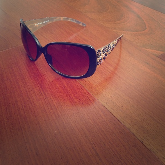 Leopard Crystal sunglasses