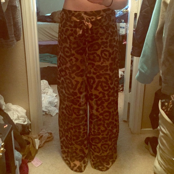 High waisted leopard print flowy palazzo pants