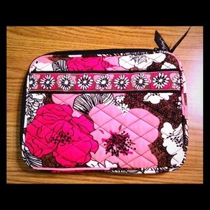 📚Vera Bradley E-Reader Sleeve in Mocha Rouge📚