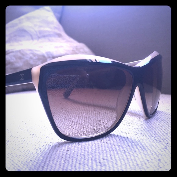 Authentic CHANEL Sunglasses