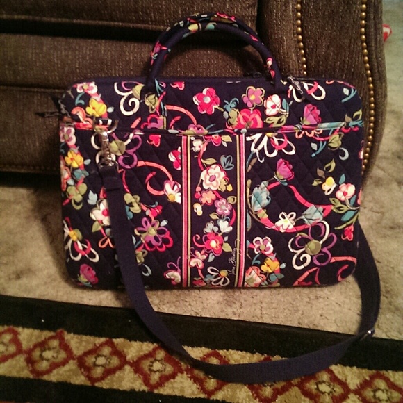 ❌SOLD ON EBAY❌Vera Bradley ribbons laptop carrier