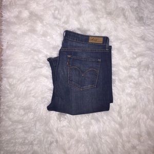 Demi curve boot cut classic Levi jeans