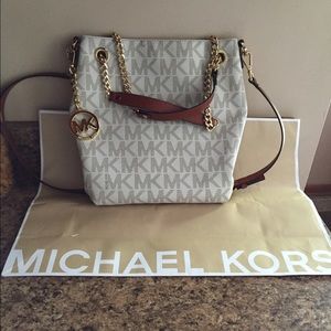 MK handbag (trading)
