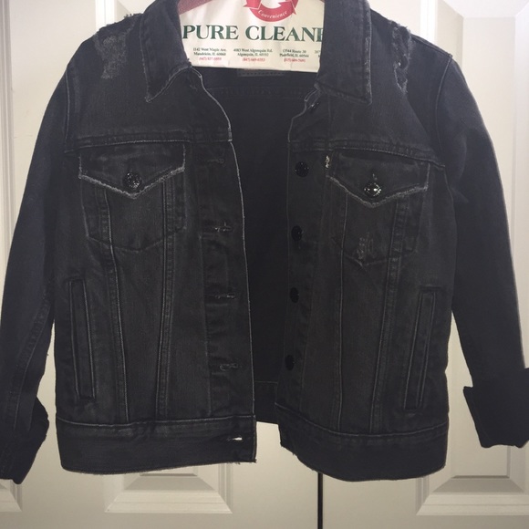 Levi's stitched black jean jacket