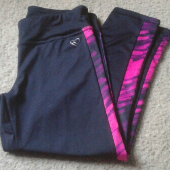 AE black and pink workout capris