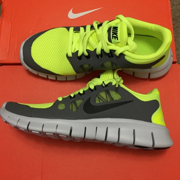 Nike Shoes - Nike Free 5.0