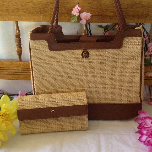 Summer tote w/matching wallet.