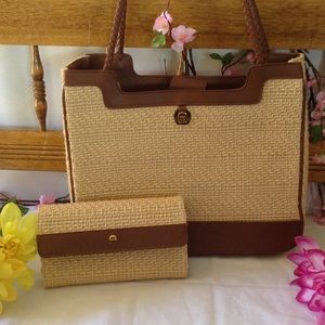 Summer tote w/matching wallet.