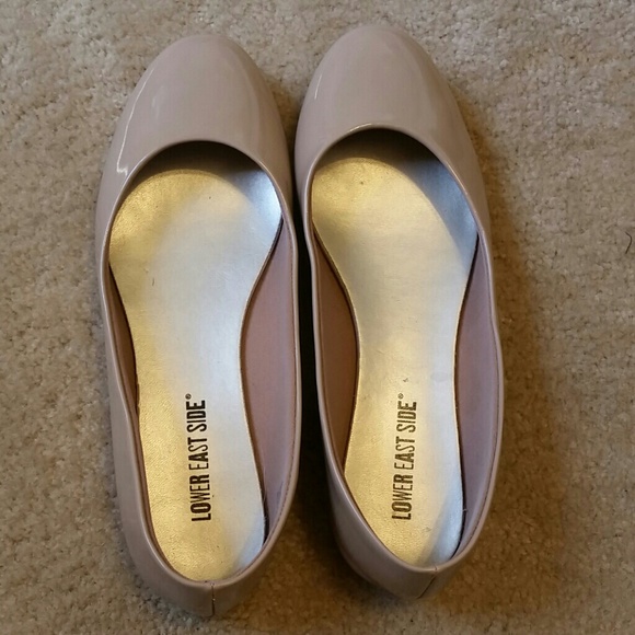 Nude flats!