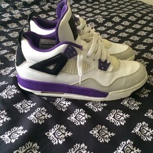 AIR JORDAN 4 GS “ULTRAVIOLET”