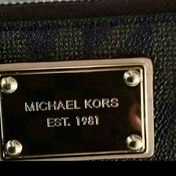 SOLD!!!!Michael Kors wallet wrislet