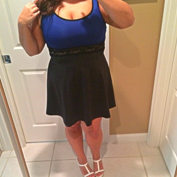 Dresses & Skirts - Flash sale ❤️Color block skater dress