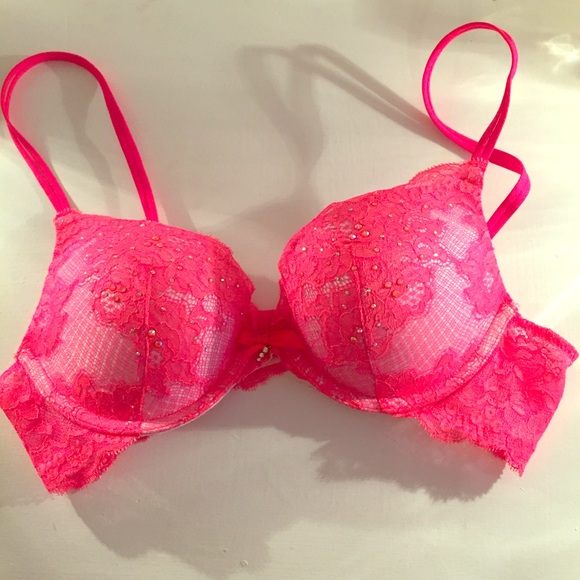 Victoria's Secret very sexy plunge bra