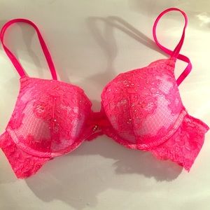 Victoria's Secret very sexy plunge bra