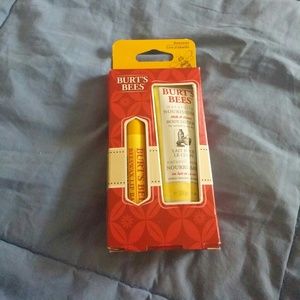 Burt's Bees set.