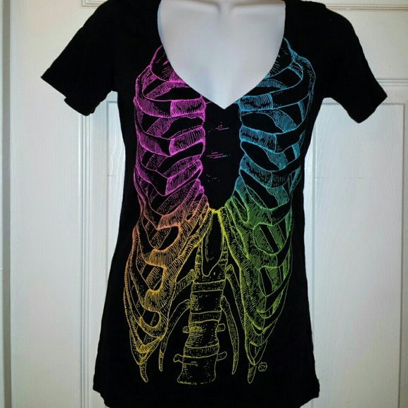 Medium black rainbow rib cage tee V-neck