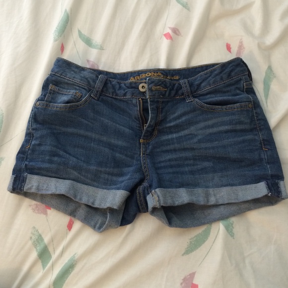 OFFER ANYTHING👣NEED GONE👣Arizona denim shorts
