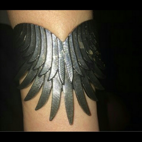 Gold leaf cuff - Picture 2 of 2