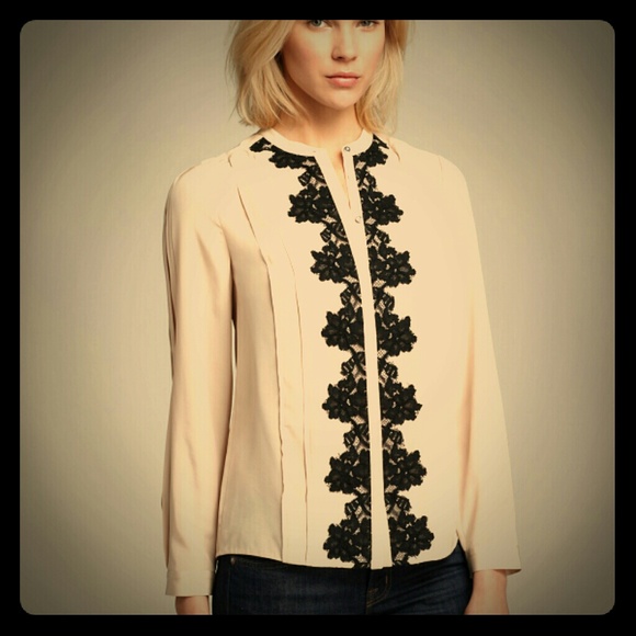 *SOLD*Diane Von Furstenberg Blush & Black Blouse