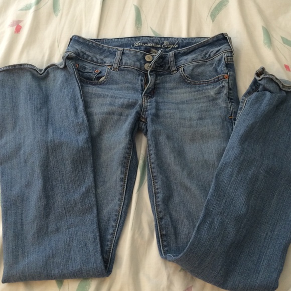 OFFER ANYTHING👣NEED GONE👣American eagle jeans
