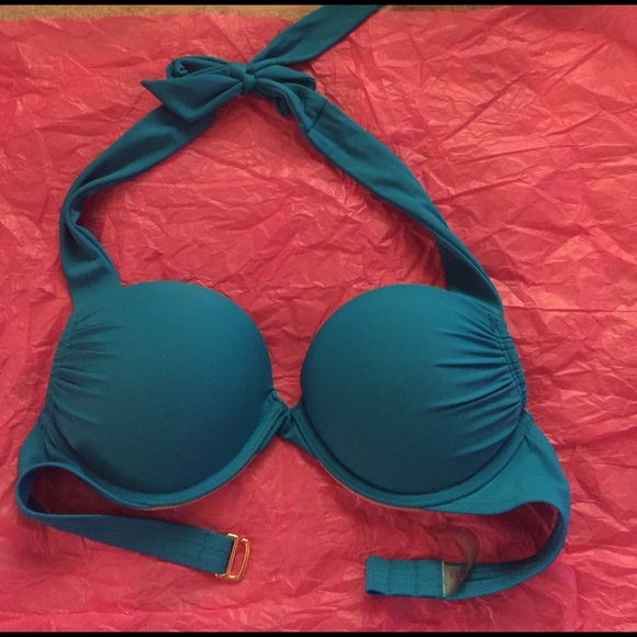 TRADED W/ @von_na12 👠HEELS AND 🆚 BIKINI TOP - Picture 2 of 3