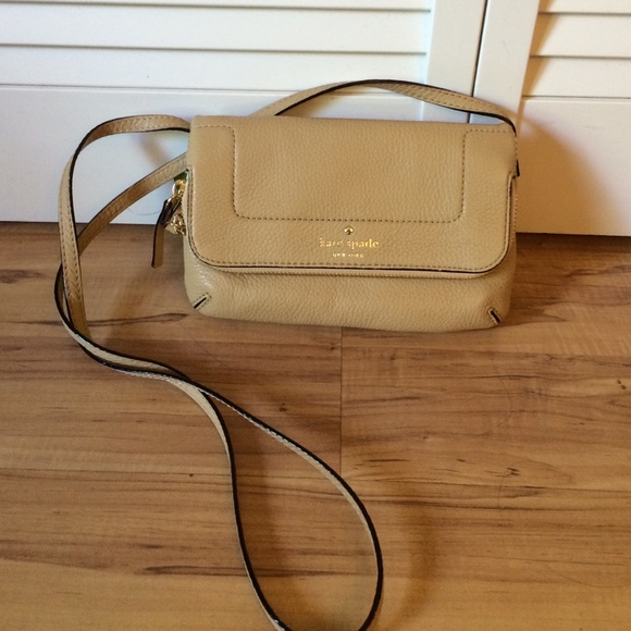 kate spade Handbags - Kate spade cross body