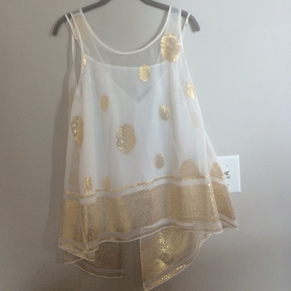 Elizabeth & James Top