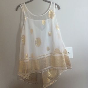 Elizabeth & James Top