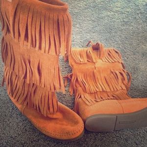 Minnetonka 3-layer fringe boots
