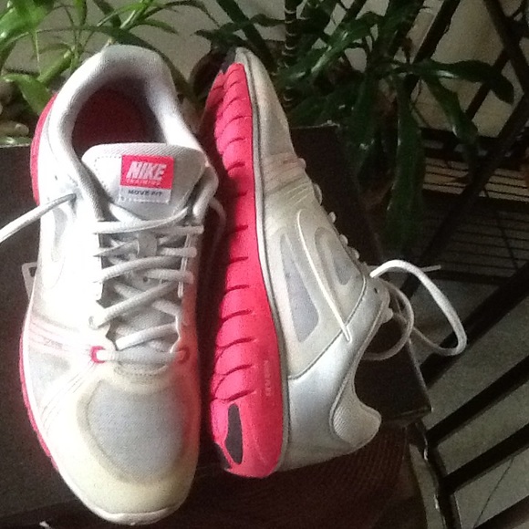 Nike Shoes - Women's NIKE Training' move fit...👣