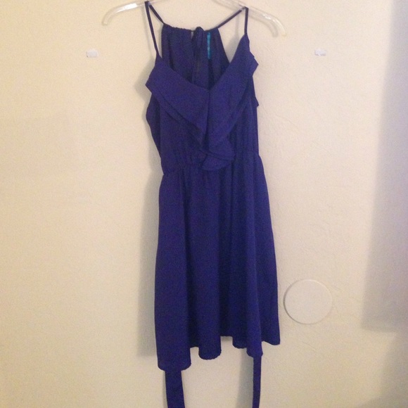 Dress - Picture 2 of 3