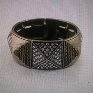 Pyramid Rhinestone Elastic Bracelet