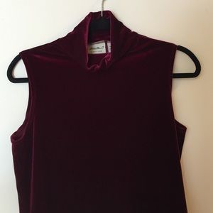 Vintage velvet sleeveless turtleneck
