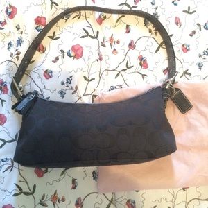 💯Coach shoulder bag. Like new. 🌸