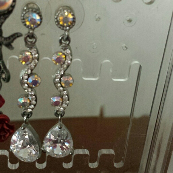 Jewelry - Formal earrings