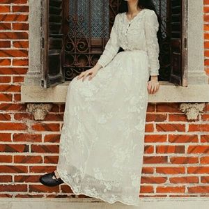 Long sleeve lace maxi dress