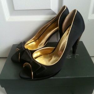 Jessica Bennett Black Gold Bow Rhinestone Heel