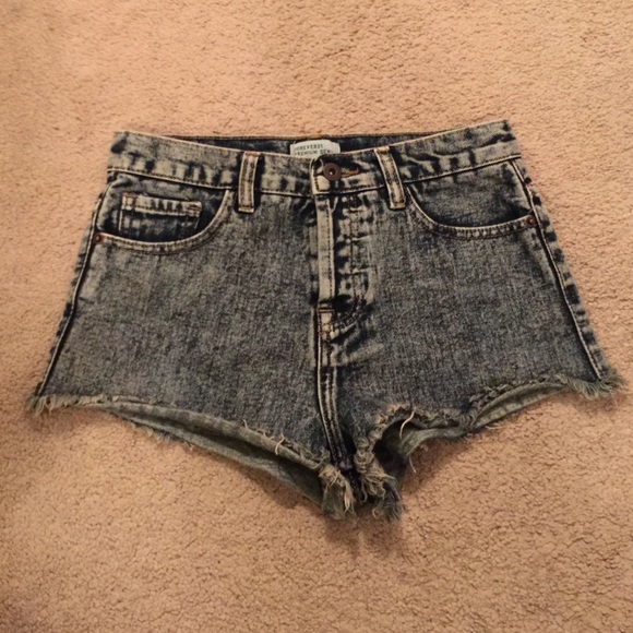 ❗️SOLD❗️Acid wash high waisted Jean shorts