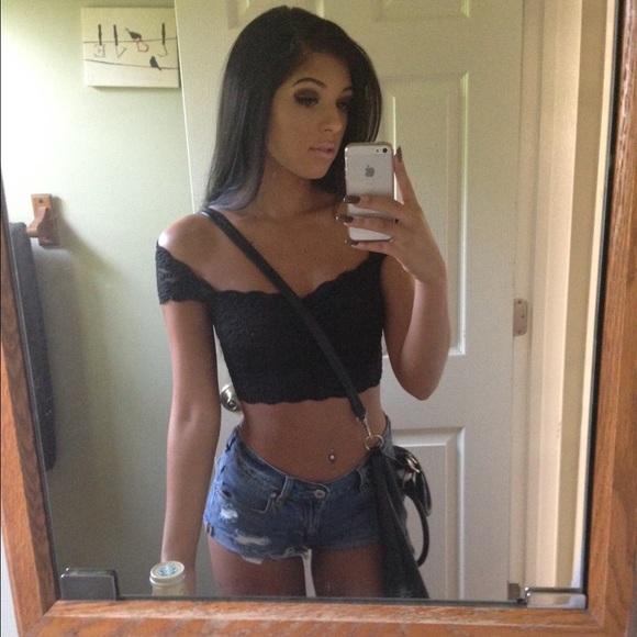 🌸GARAGE🌸 black lace crop top - Picture 4 of 4