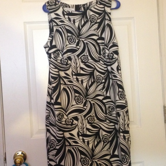 🌸White & black dress💓
